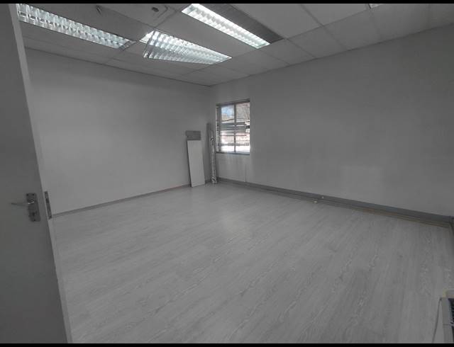 146M² OFFICE TO LET IN BRYANSTON